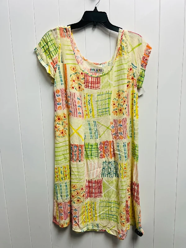 Dress Casual Short By Jams World In Green & Yellow, Size: L